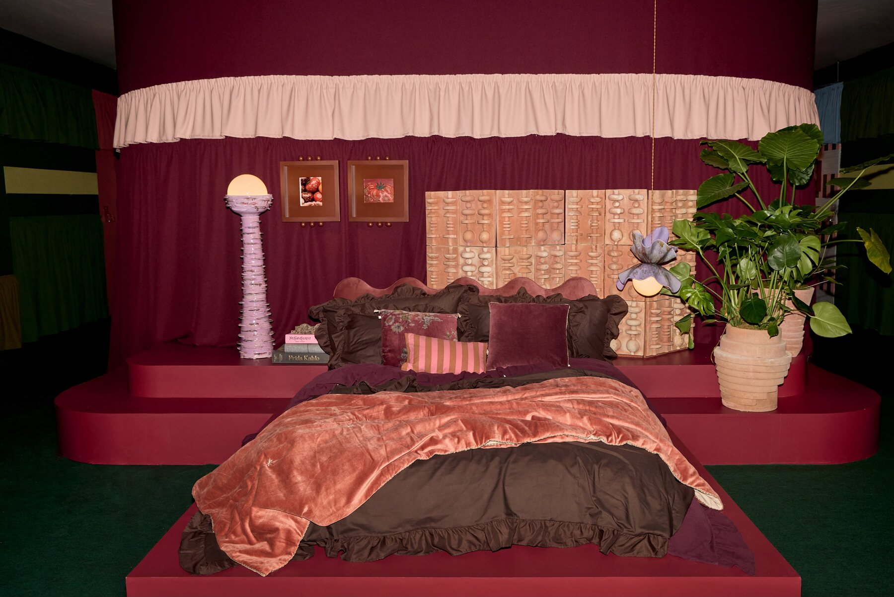 Feel the Shift, bedroom